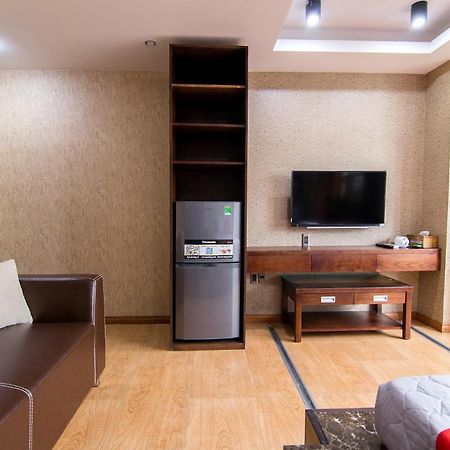 Reddoorz Plus @ Nguyen Trai Street ホーチミン市 エクステリア 写真