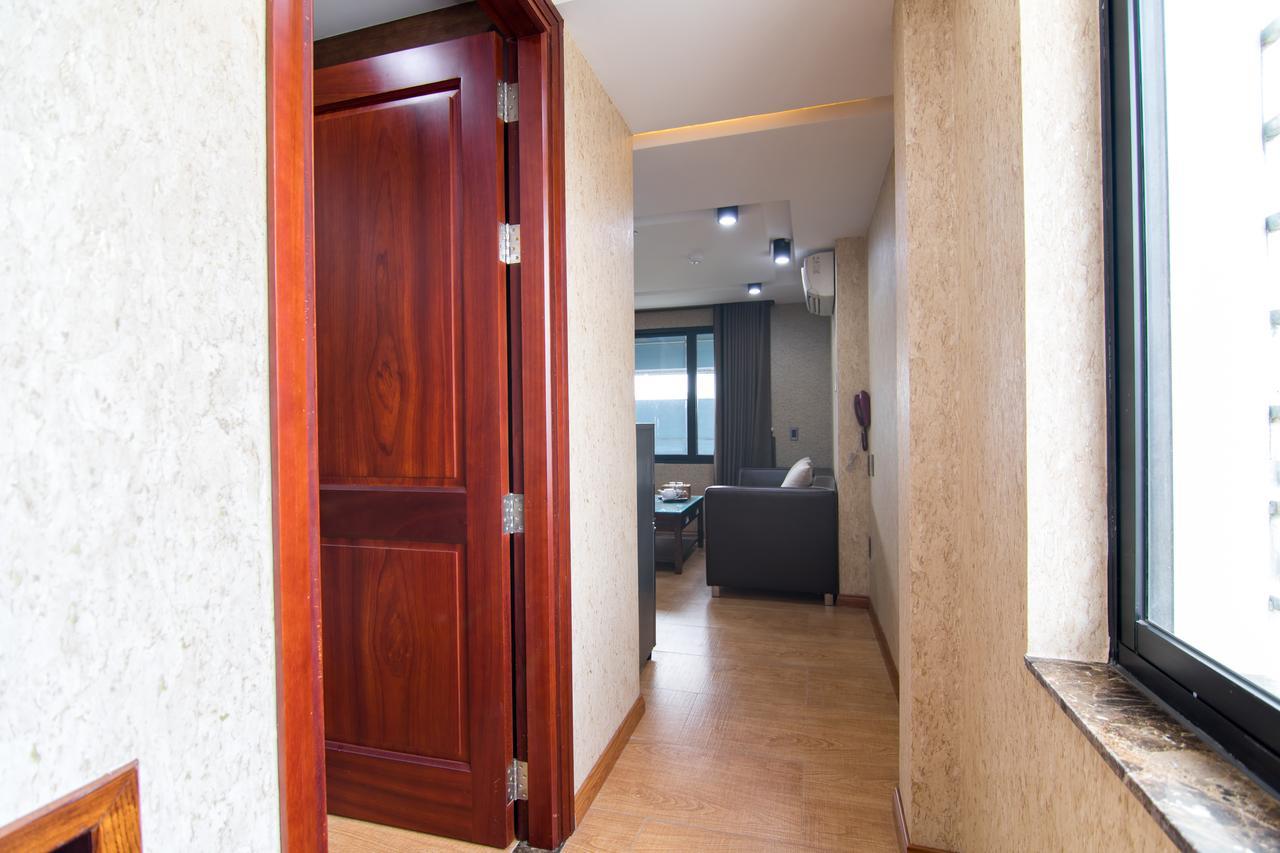 Reddoorz Plus @ Nguyen Trai Street ホーチミン市 エクステリア 写真