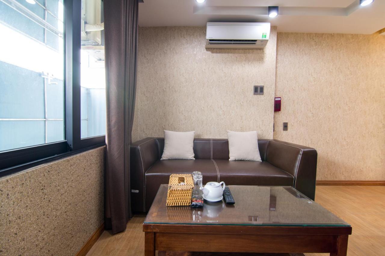 Reddoorz Plus @ Nguyen Trai Street ホーチミン市 エクステリア 写真