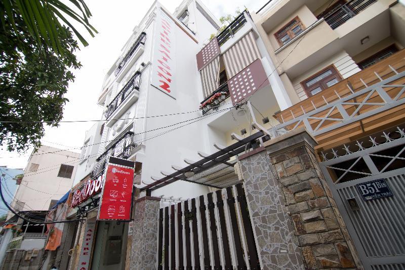 Reddoorz Plus @ Nguyen Trai Street ホーチミン市 エクステリア 写真